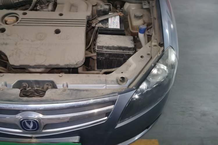 Used CHANGAN CX30 2012 Sedan 1.6L Manual Luxury Model Engine Bay Left