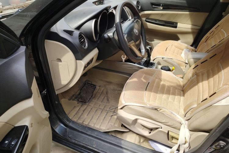 Used CHANGAN Eado 2012 1.6L Manual Luxury Version China IV Standard Driver Seat