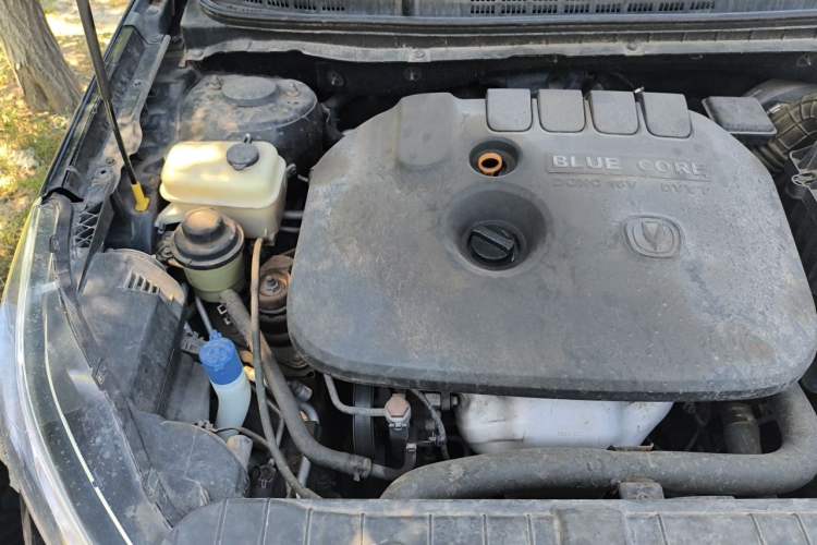 Used CHANGAN Eado 2012 1.6L Manual Luxury Version China IV Standard Engine Bay Right
