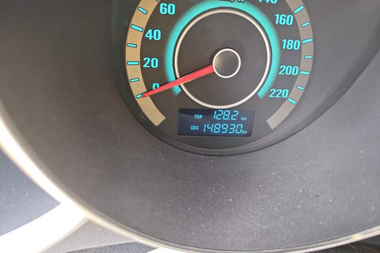 Used CHANGAN Eado 2012 1.6L Manual Luxury Model China IV Standard Odometer Close Up