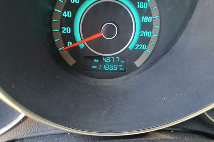 Used CHANGAN Eado 2012 1.6L Manual Luxury Version China IV Standard Odometer Close Up