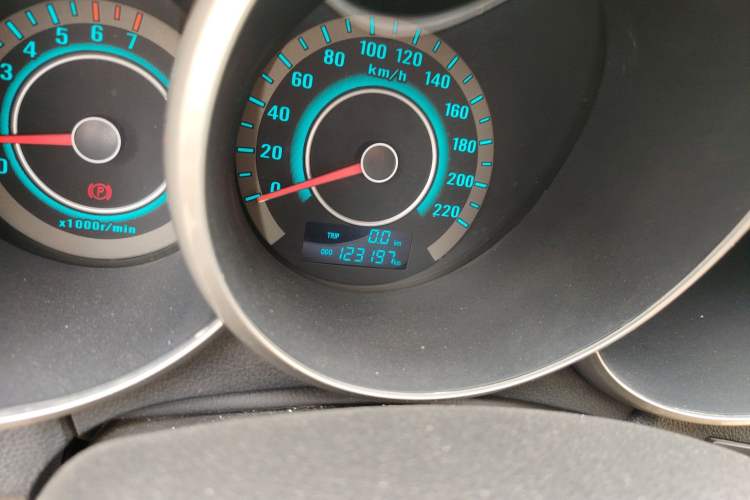 Used CHANGAN Eado 2012 1.6L Manual Luxury Version China IV Standard Odometer Close Up