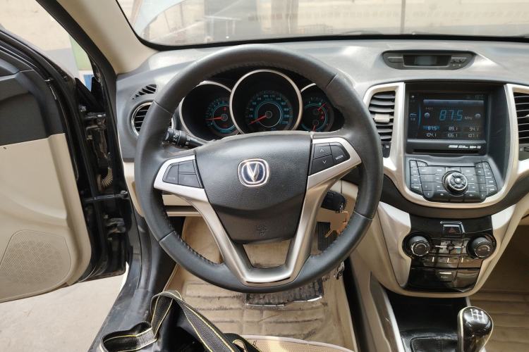 Used CHANGAN Eado 2012 1.6L Manual Luxury Version China IV Standard Steering Wheel