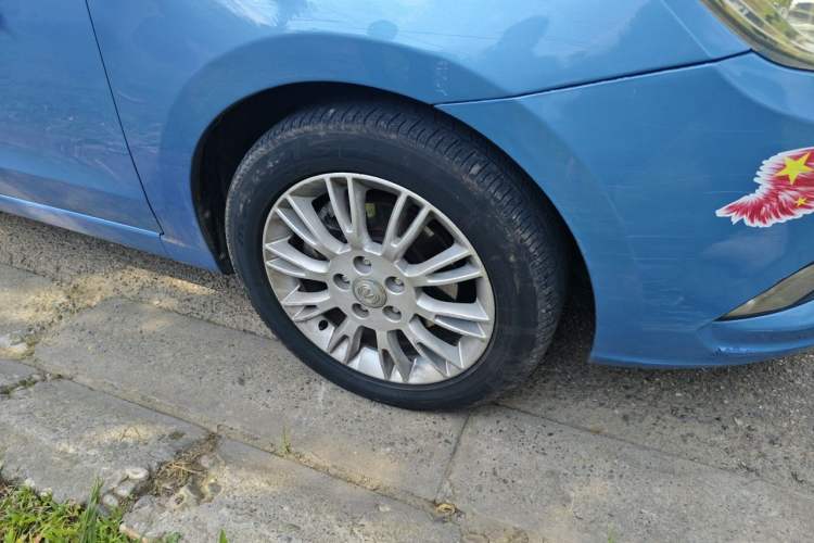 Used CHANGAN Eado 2012 1.6L Manual Luxury Version China IV Standard Right Front Wheel Hub