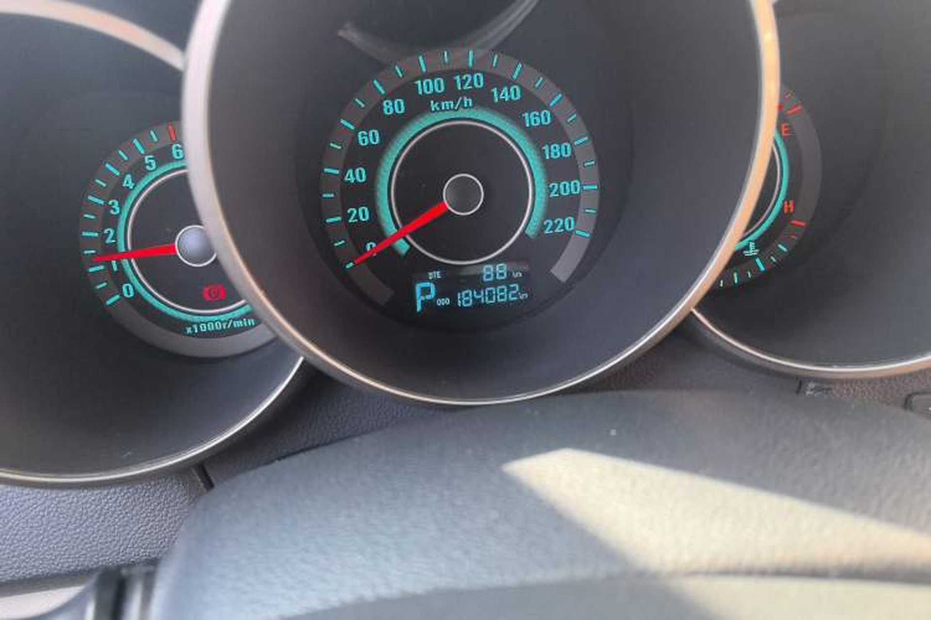 Used CHANGAN Eado 2012 1.6L Automatic Luxury Version China IV Standard Odometer Close Up