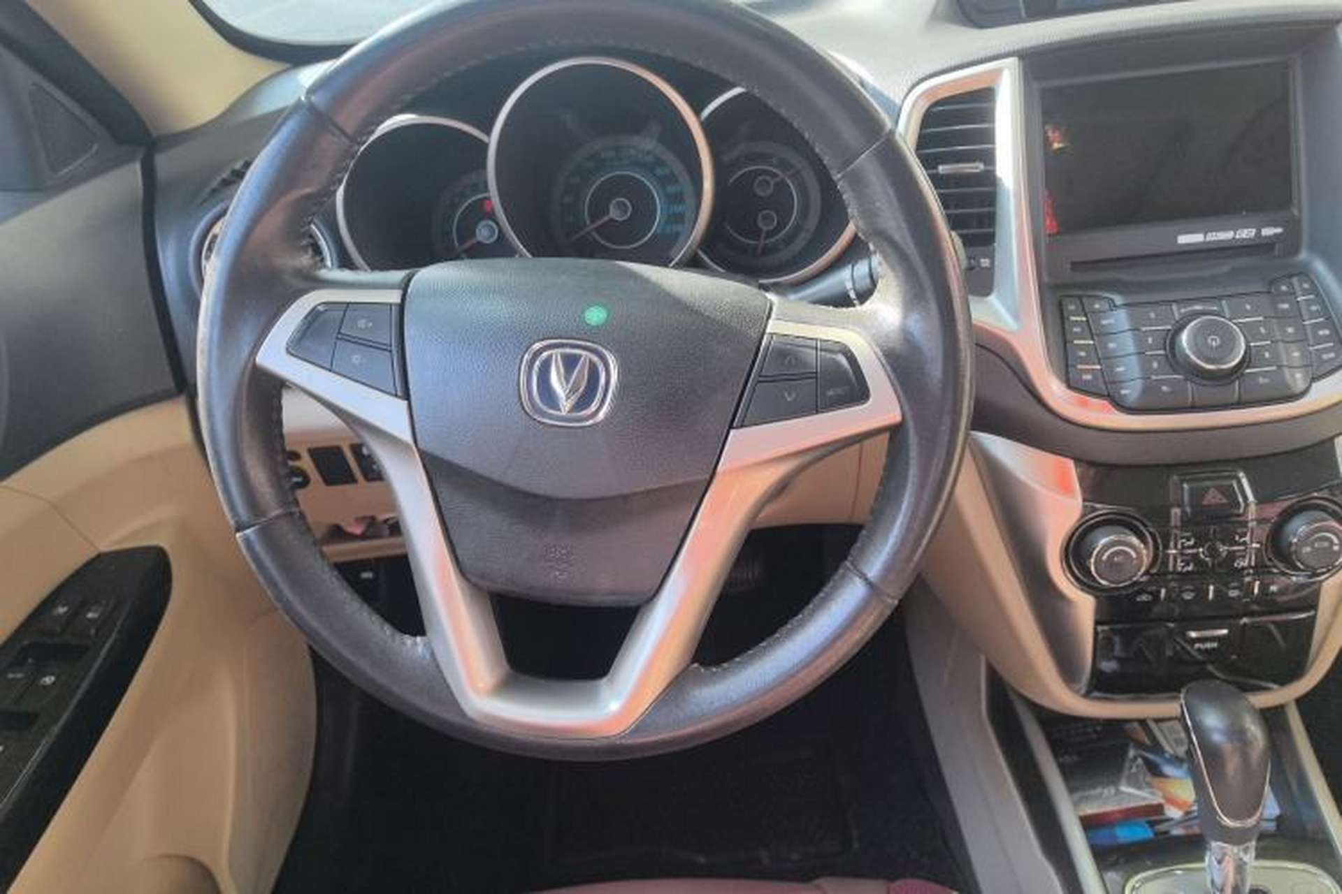 Used CHANGAN Eado 2012 1.6L Automatic Luxury Version China IV Standard Steering Wheel