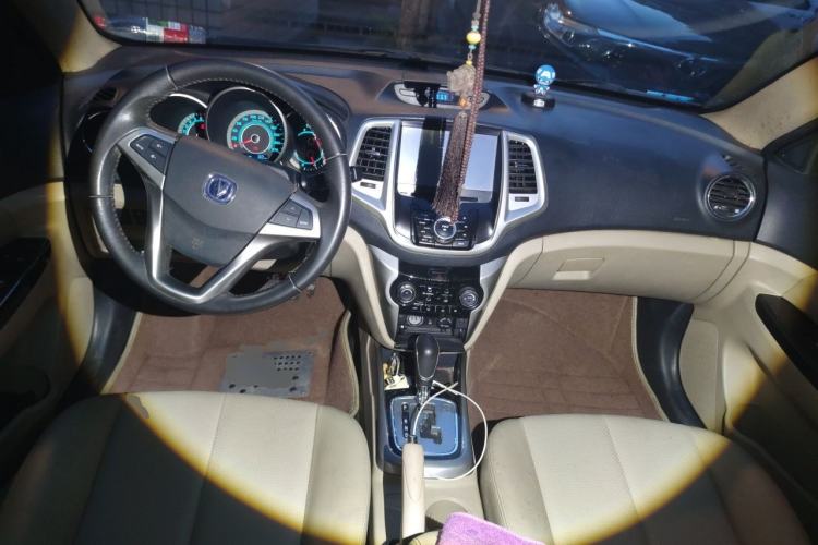 Used CHANGAN Eado 2012 1.6L Automatic Prestige Model China IV Standard Center Console