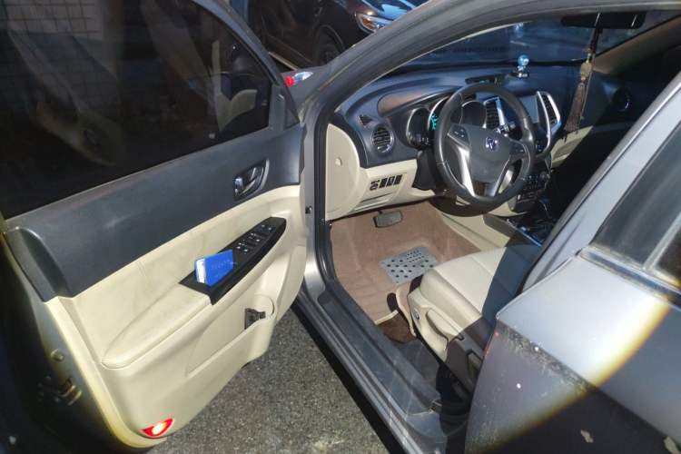 Used CHANGAN Eado 2012 1.6L Automatic Prestige Model China IV Standard Driver Seat