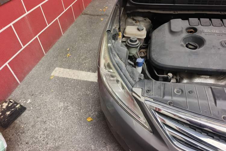Used CHANGAN Eado 2012 1.6L Manual Luxury Model China IV Standard Engine Bay Right