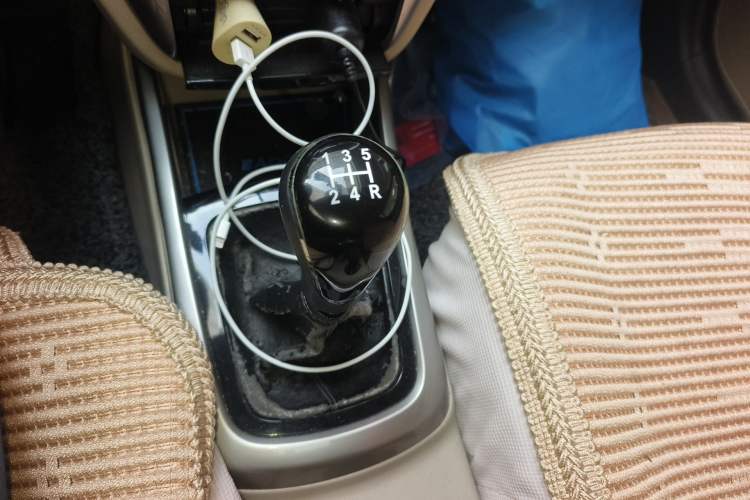 Used CHANGAN Eado 2012 1.6L Manual Luxury Model China IV Standard Gear Lever