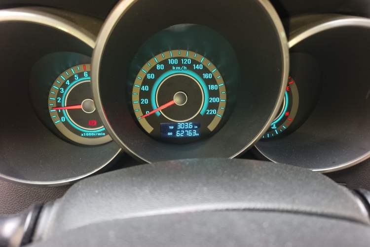 Used CHANGAN Eado 2012 1.6L Manual Luxury Model China IV Standard Odometer Close Up