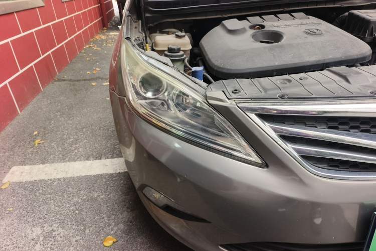 Used CHANGAN Eado 2012 1.6L Manual Luxury Model China IV Standard Right Front Headlight