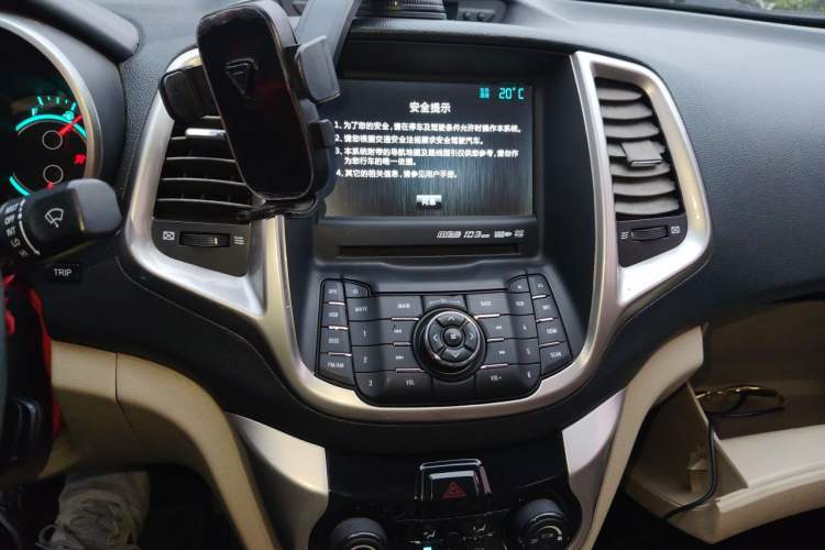 Used CHANGAN Eado 2012 1.6L Manual Luxury Version China IV Standard Audio And AC Panel