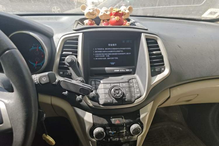 Used CHANGAN Eado 2012 1.6L Manual Luxury Version China IV Standard Audio And AC Panel