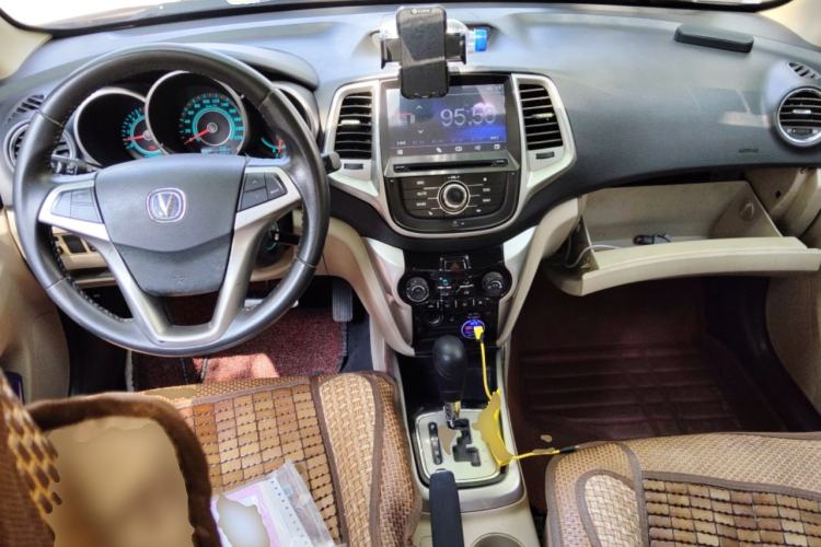 Used CHANGAN Eado 2012 1.6L Automatic Prestige Model China IV Standard Center Console