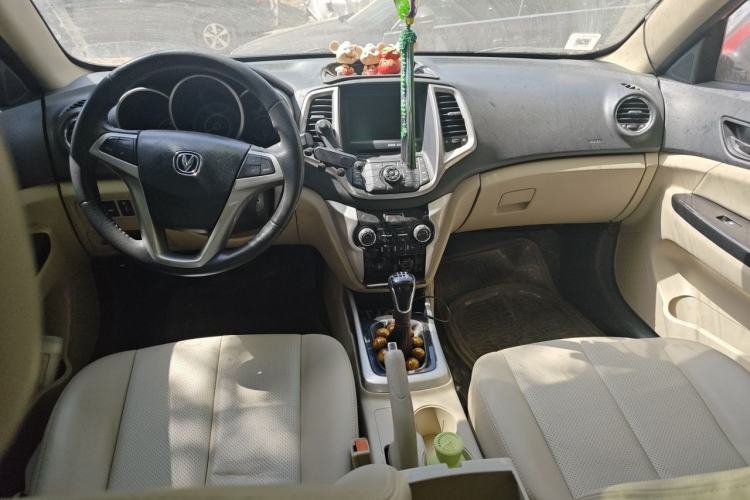 Used CHANGAN Eado 2012 1.6L Manual Luxury Version China IV Standard Center Console