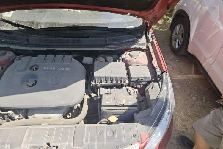 Used CHANGAN Eado 2012 1.6L Manual Luxury Version China IV Standard Engine Bay Left