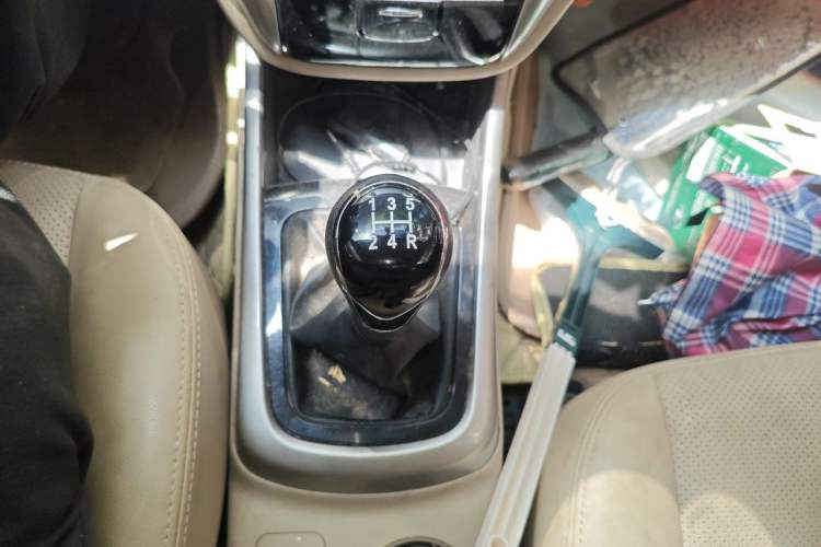 Used CHANGAN Eado 2012 1.6L Manual Luxury Model China IV Standard Gear Lever