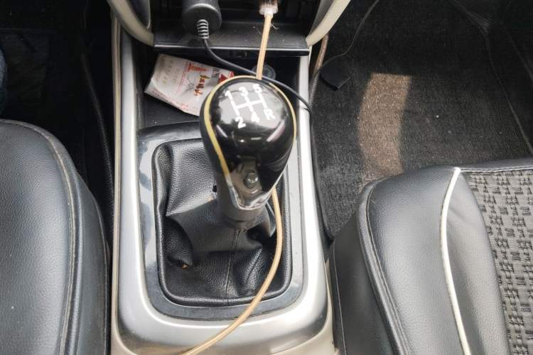 Used CHANGAN Eado 2012 1.6L Manual Luxury Model China IV Standard Gear Lever