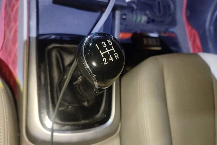 Used CHANGAN Eado 2012 1.6L Manual Luxury Version China IV Standard Gear Lever