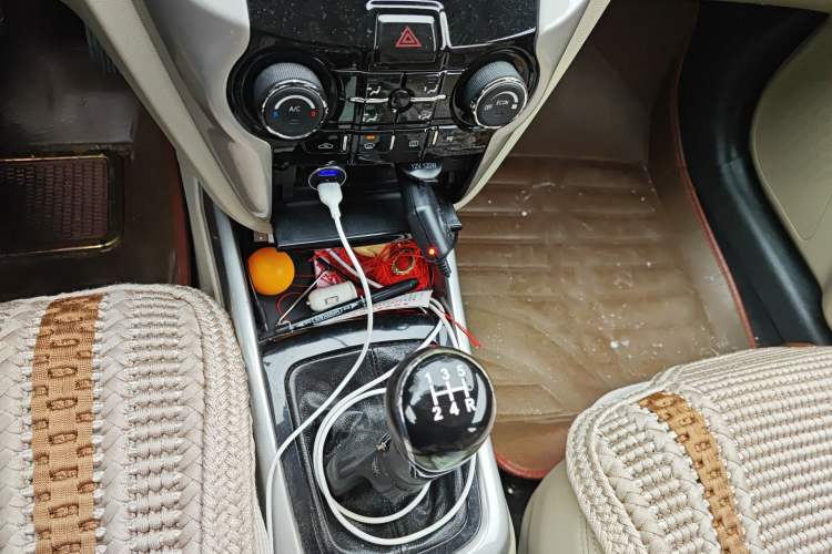 Used CHANGAN Eado 2012 1.6L Manual Luxury Model China IV Standard Gear Lever