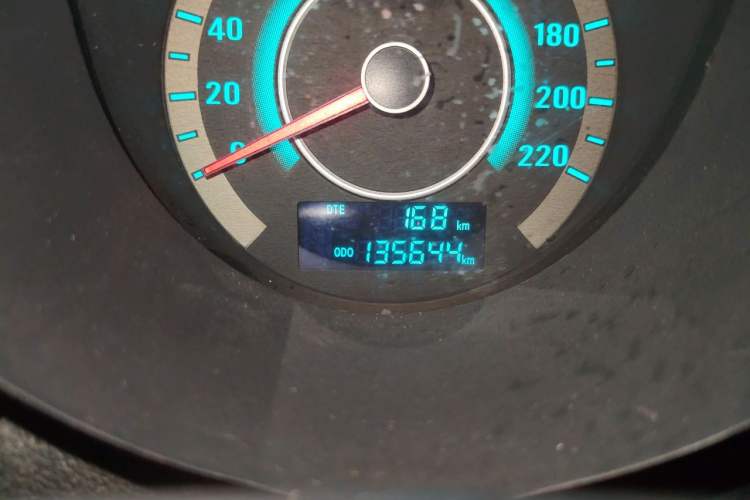 Used CHANGAN Eado 2012 1.6L Manual Luxury Version China IV Standard Odometer Close Up