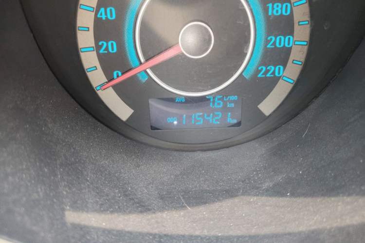 Used CHANGAN Eado 2012 1.6L Manual Luxury Model China IV Standard Odometer Close Up
