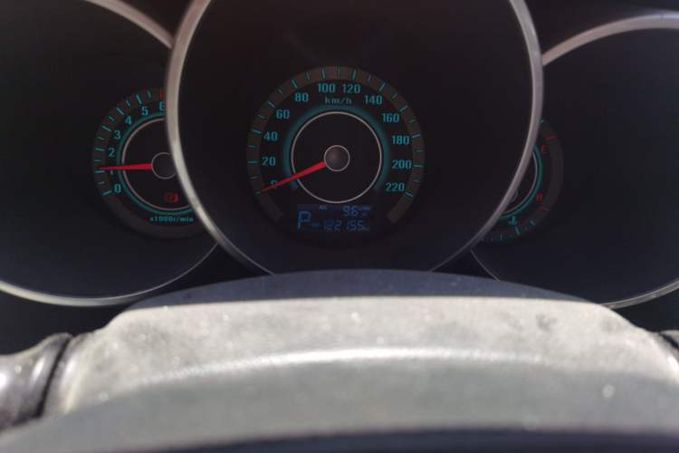 Used CHANGAN Eado 2012 1.6L Automatic Luxury Version China IV Standard Odometer Close Up