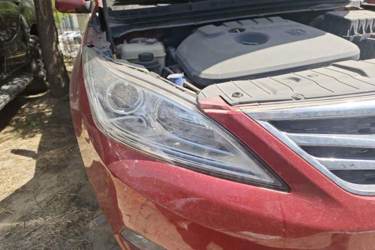 Used CHANGAN Eado 2012 1.6L Manual Luxury Version China IV Standard Right Front Headlight