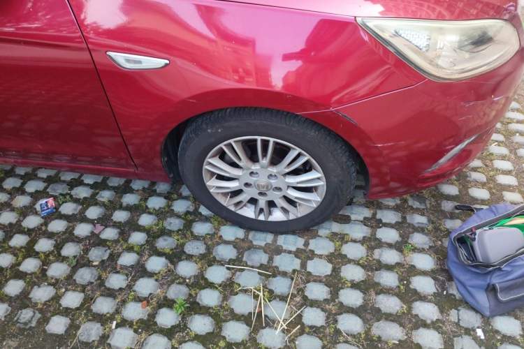 Used CHANGAN Eado 2012 1.6L Manual Luxury Model China IV Standard Right Front Wheel Hub