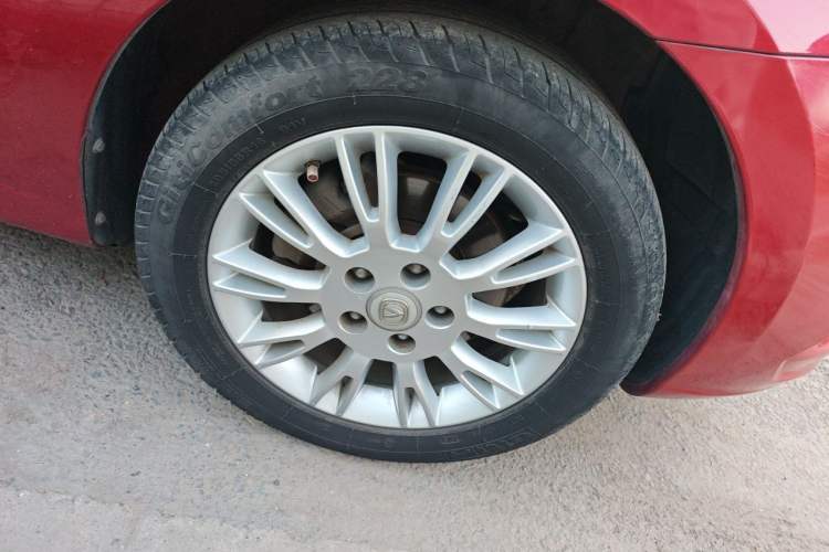 Used CHANGAN Eado 2012 1.6L Manual Luxury Version China IV Standard Right Front Wheel Hub