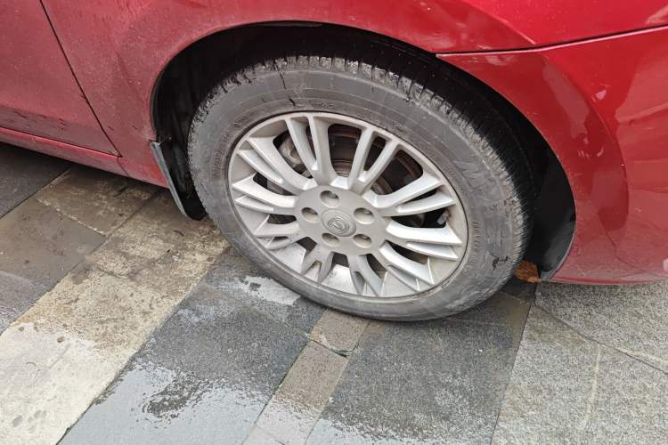 Used CHANGAN Eado 2012 1.6L Manual Luxury Model China IV Standard Right Front Wheel Hub