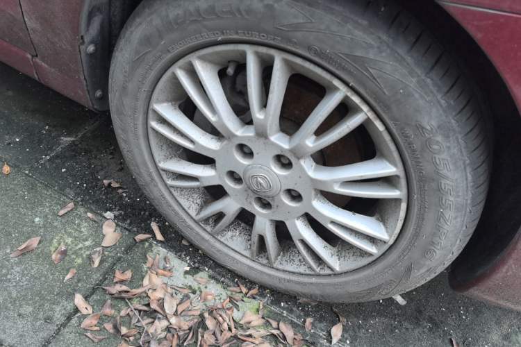 Used CHANGAN Eado 2012 1.6L Manual Luxury Model China IV Standard Right Front Wheel Hub