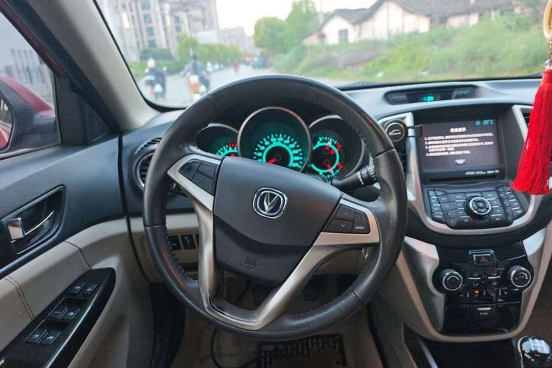 Used CHANGAN Eado 2012 1.6L Manual Luxury Version China IV Standard Steering Wheel