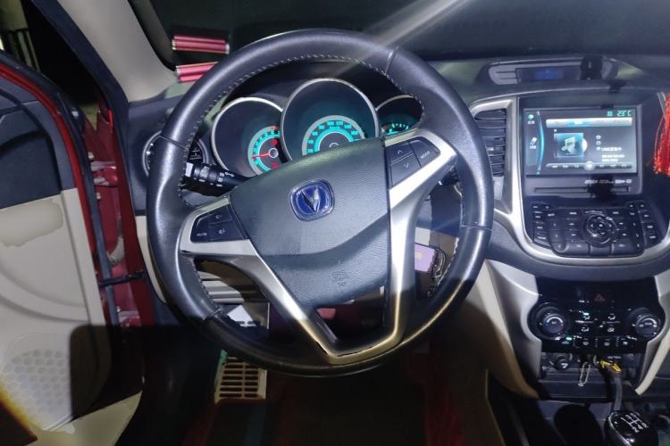 Used CHANGAN Eado 2012 1.6L Manual Luxury Version China IV Standard Steering Wheel