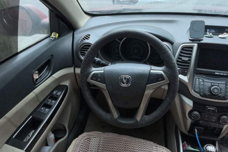 Used CHANGAN Eado 2012 1.6L Manual Luxury Model China IV Standard Steering Wheel