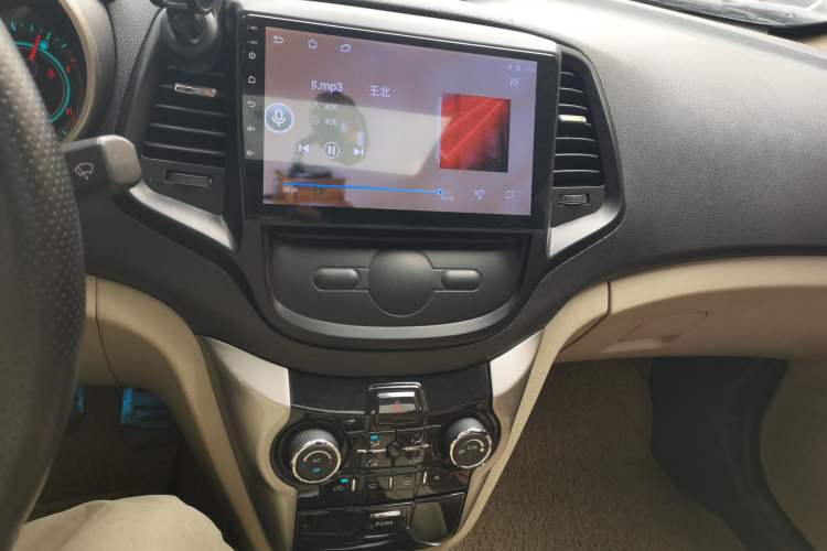 Used CHANGAN Eado 2012 1.6L Manual Luxury Model China IV Standard Audio And AC Panel