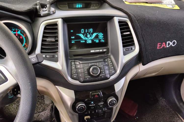 Used CHANGAN Eado 2012 1.6L Manual Luxury Model China IV Standard Audio And AC Panel