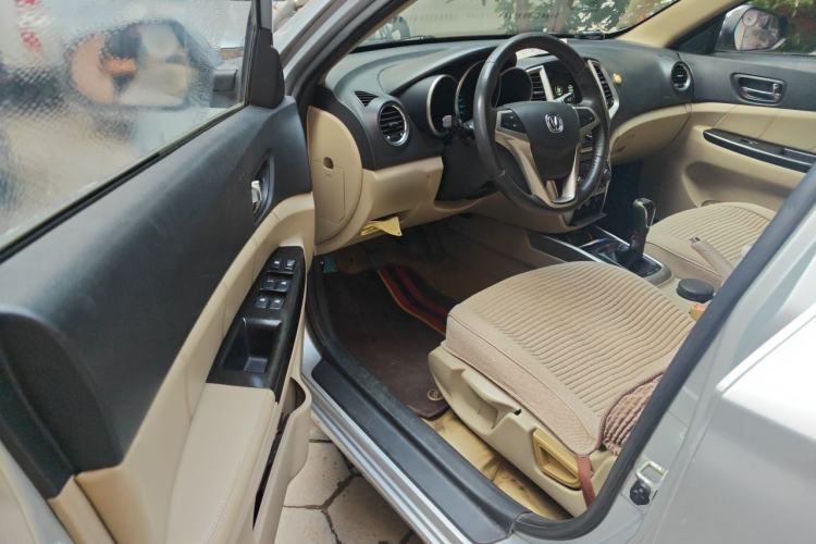 Used CHANGAN Eado 2012 1.6L Manual Luxury Model China IV Standard Driver Seat