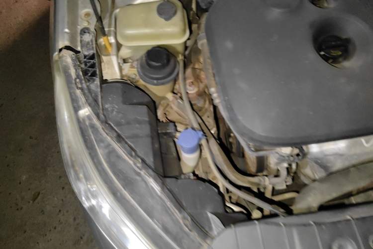 Used CHANGAN Eado 2012 1.6L Manual Luxury Version China IV Standard Engine Bay Right