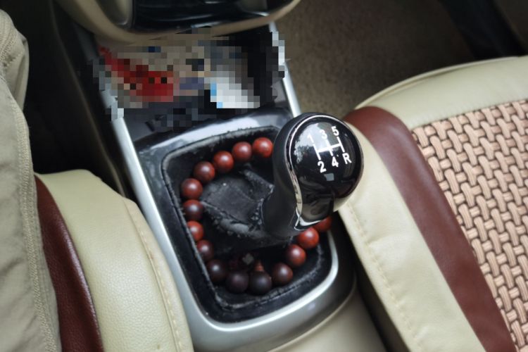 Used CHANGAN Eado 2012 1.6L Manual Luxury Model China IV Standard Gear Lever