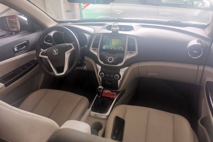 Used CHANGAN Eado 2012 1.6L Manual Luxury Model China IV Standard Interior 1