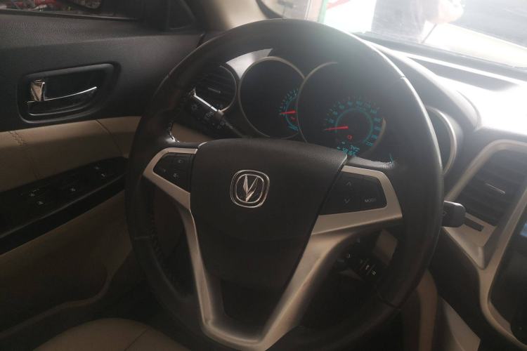 Used CHANGAN Eado 2012 1.6L Manual Luxury Model China IV Standard Interior 2