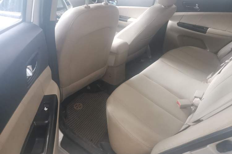 Used CHANGAN Eado 2012 1.6L Manual Luxury Model China IV Standard Interior 6