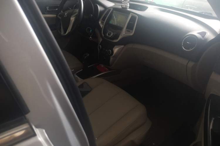 Used CHANGAN Eado 2012 1.6L Manual Luxury Model China IV Standard Interior 7