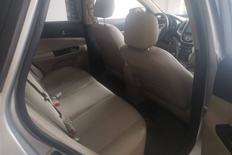 Used CHANGAN Eado 2012 1.6L Manual Luxury Model China IV Standard Interior 8