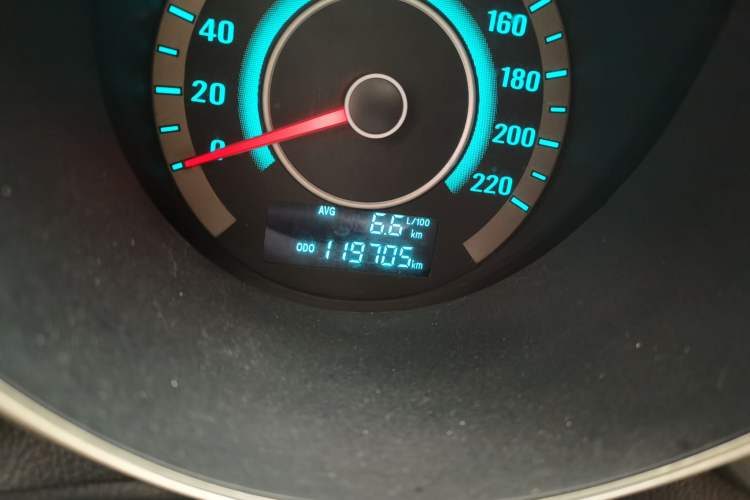 Used CHANGAN Eado 2012 1.6L Manual Luxury Model China IV Standard Odometer Close Up