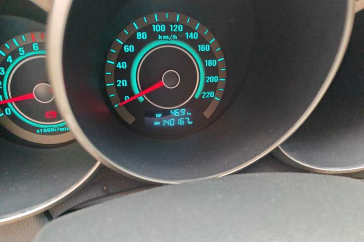 Used CHANGAN Eado 2012 1.6L Manual Luxury Model China IV Standard Odometer Close Up