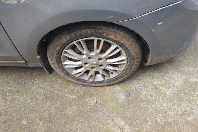 Used CHANGAN Eado 2012 1.6L Manual Luxury Version China IV Standard Right Front Wheel Hub