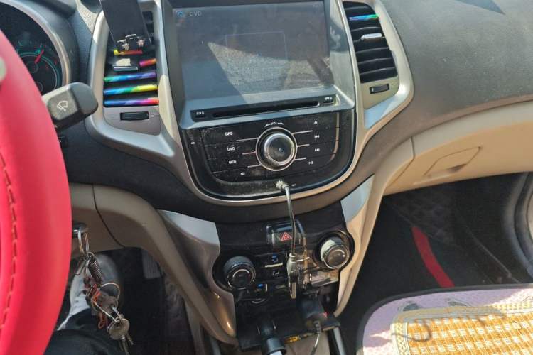 Used CHANGAN Eado 2012 1.6L Manual Luxury Model China IV Standard Audio And AC Panel